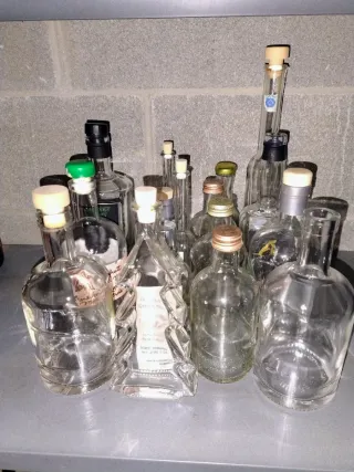 Set bottigliette liquori vuote