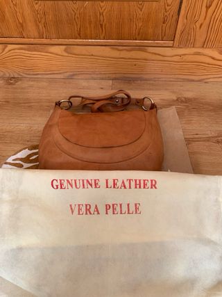 Bolso de piel marrón