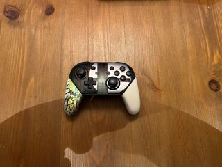 Nintendo Switch + Mando Pro + Dock + Cargador