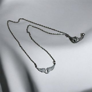 Collar de plata con alas de circonitas