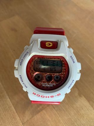 Reloj Casio G-Shock Blanco y Rojo