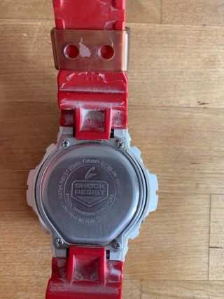 Reloj Casio G-Shock Blanco y Rojo