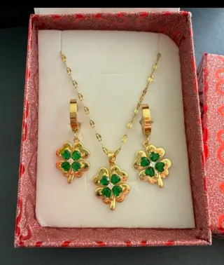 Conjunto Collar y Pendientes Trébol Oro