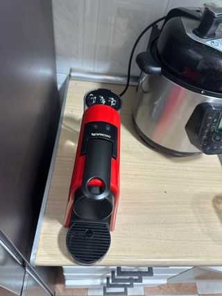 Cafetera Nespresso Roja