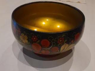 Ciotola decorata in legno