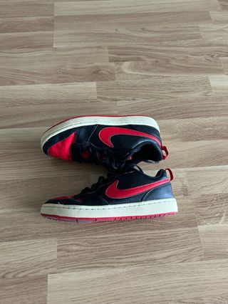 Zapatillas Nike Negras y Rojas