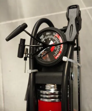 Inflador Pie Walfort con Manómetro