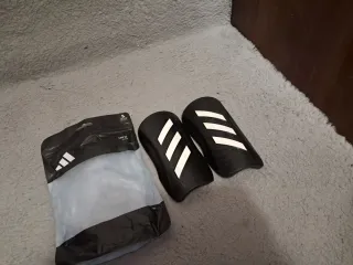 Canilleras Adidas Tiro S