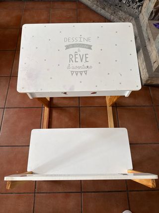 Mesa infantil con banco