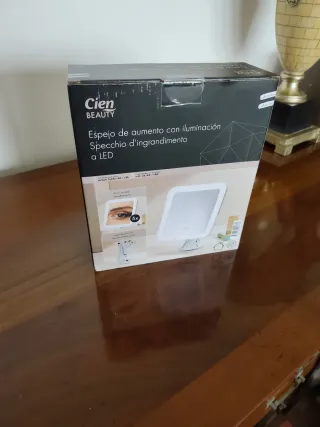 Specchio LED Cien Beauty d'ingrandimento. NUOVO