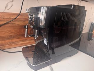 Cafetera Delonghi Magnifica S Negra
