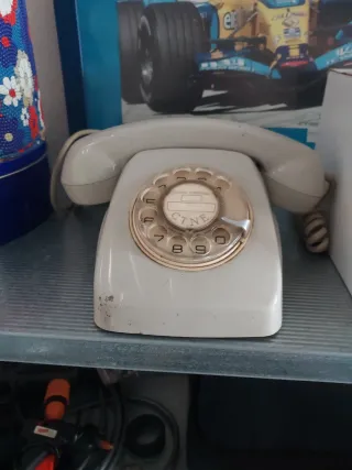 Teléfono antiguo de disco CTNE