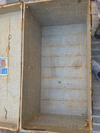 Baúl antiguo Fábrica Carrascal para restaurar