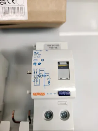 Gewiss GW94403 + GW92047 Differenziale Magnetoterm