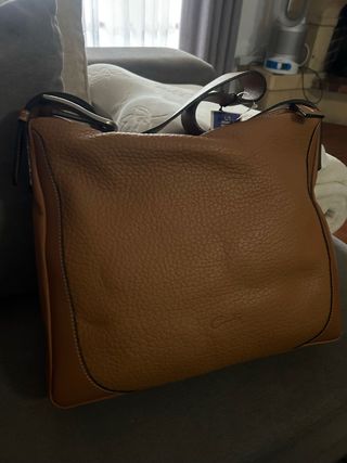 Bolso de piel marrón
