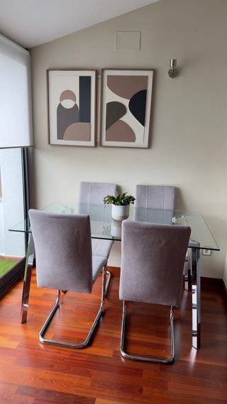 Mesa comedor cristal y 4 sillas