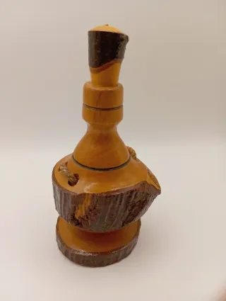 Bottiglia decorativa vintage in legno