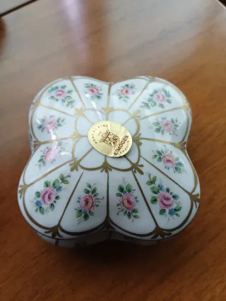 Scatola in porcellana Limoges decorata