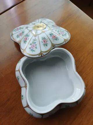 Scatola in porcellana Limoges decorata