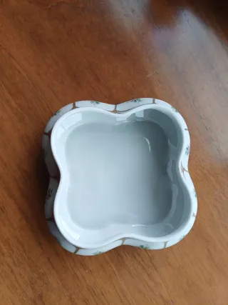 Scatola in porcellana Limoges decorata