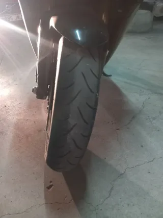Suzuki GSX S1000F Sportbike