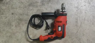 Taladro percutor Black & Decker para reparar