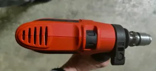 Taladro percutor Black & Decker para reparar