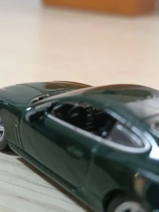 Jaguar XK Coupé 1:64