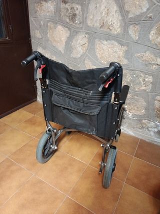 Silla de ruedas y andador