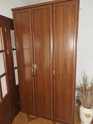 Armario de madera 3 puertas