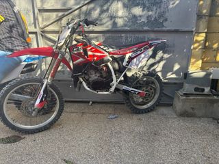 Honda CR80 Motocross Roja y Blanca