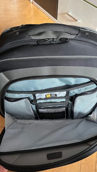 Maleta de viaje pequeña con ruedas