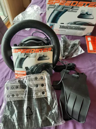 Volante Fanatec PS2 con pedales sin estrenar