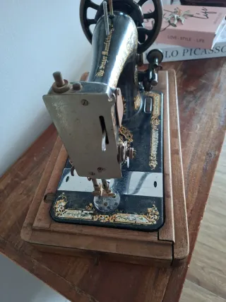 Máquina de coser Singer modelo 27