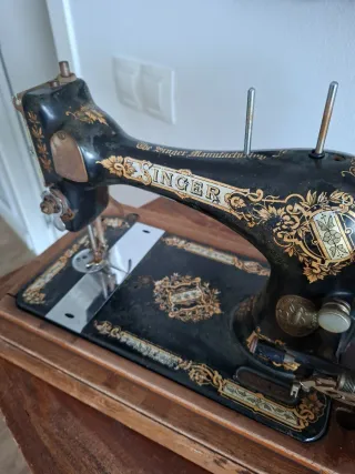 Máquina de coser Singer modelo 27