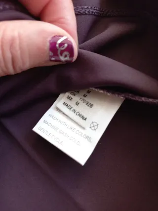 Camiseta deportiva Alo mujer morada  elástica