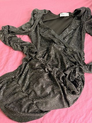 Vestido de fiesta azul, beige y con lentejuelas