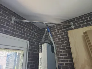 Saco de boxeo con soporte de pared