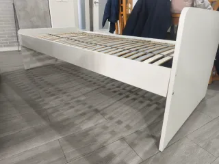 Cama individual SLAKT Ikea blanca