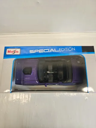 Maisto Dodge Challenger r/t 1:24 maisto