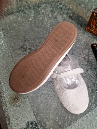 Merceditas blancas talla 29niña
