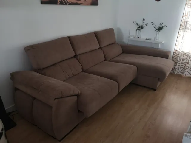 Sofá más Chaise longe.