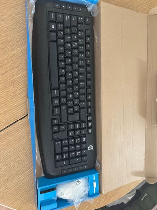 Teclado y ratón inalámbrico HP