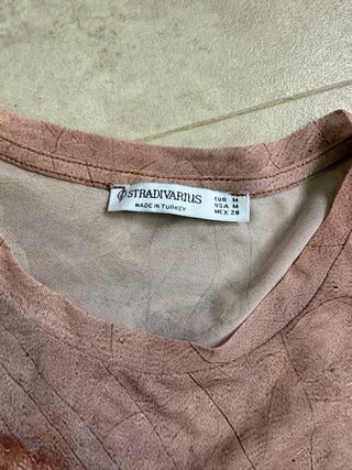 Camisa transparente con estampado de arte
