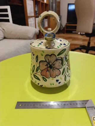 Botijo de cerámica decorado