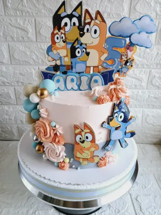 Tarta temática Bluey cumpleaños