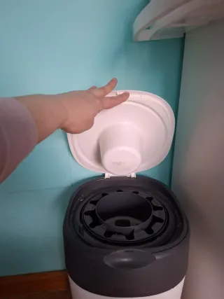 Contenedor de pañales Tommee Tippee con bolsa