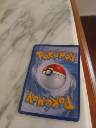 Trevenant VMAX 320 HP y Rotom V 190 HP