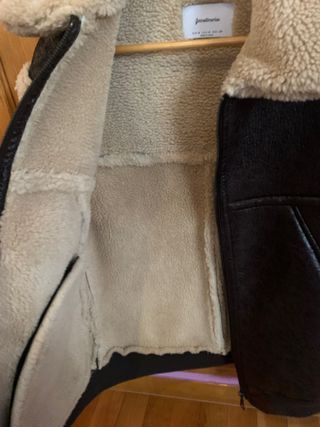 Chaleco Stradivarius efecto piel forrado