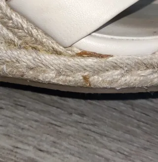 Sandalias cuña beige